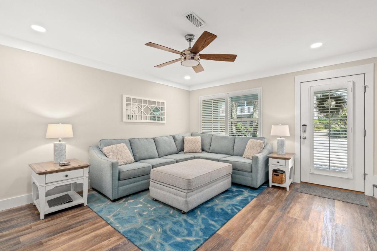 140 Feet To White Sandy Beaches! Newly Renovated! Pool! Grill! Holiday home Panama City Beach