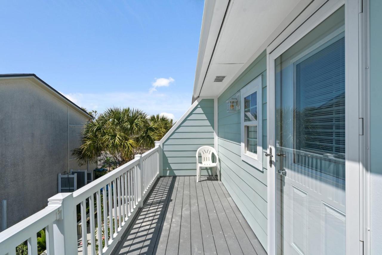 140 Feet To White Sandy Beaches! Newly Renovated! Pool! Grill!