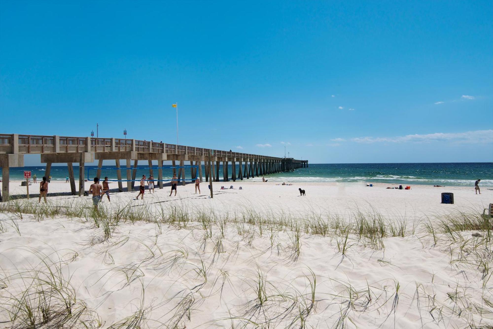 Holiday home 140 Feet To White Sandy Beaches! Newly Renovated! Pool! Grill! Panama City Beach